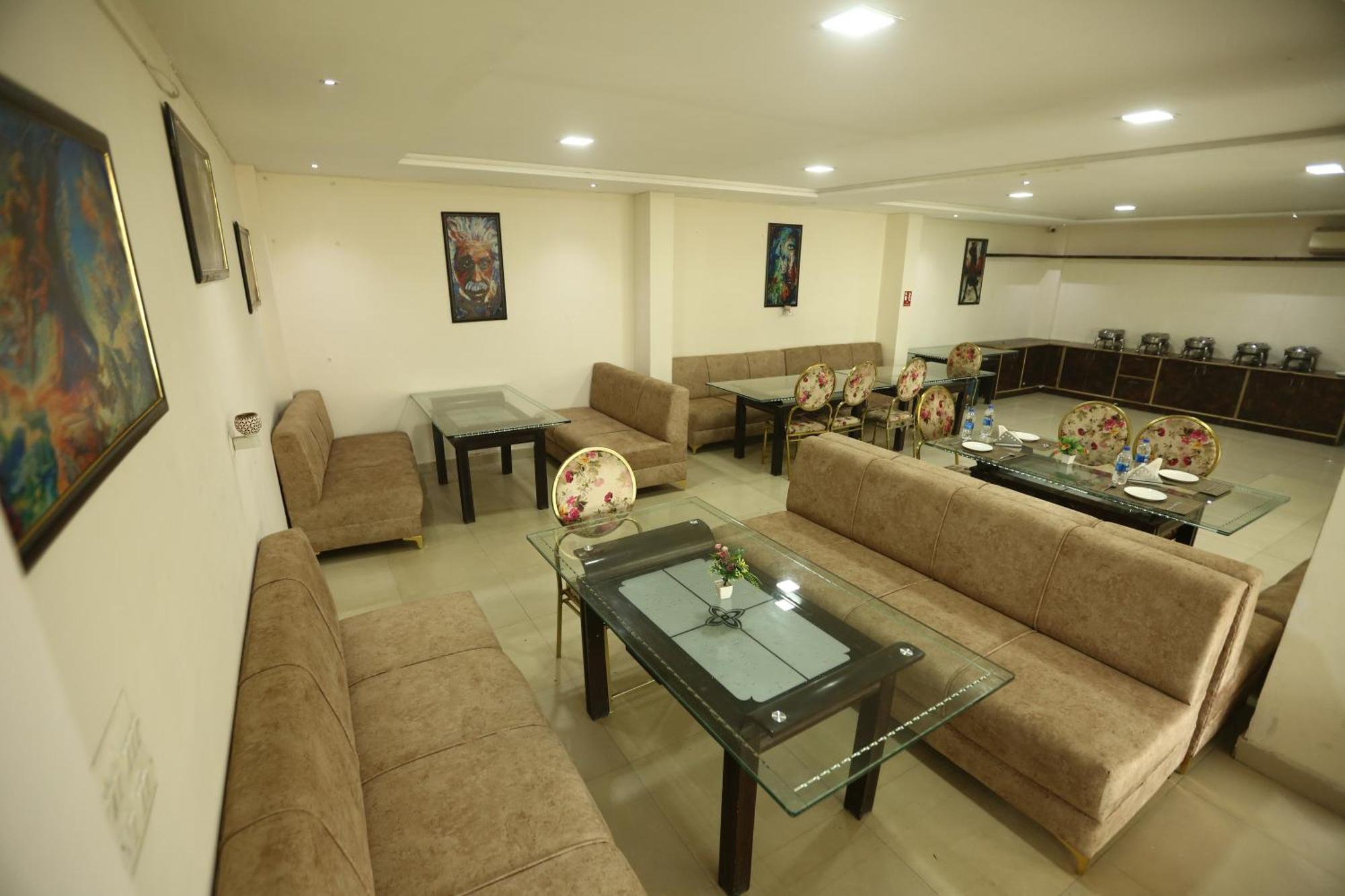 24 Hotel & Resort Agra  Exterior foto
