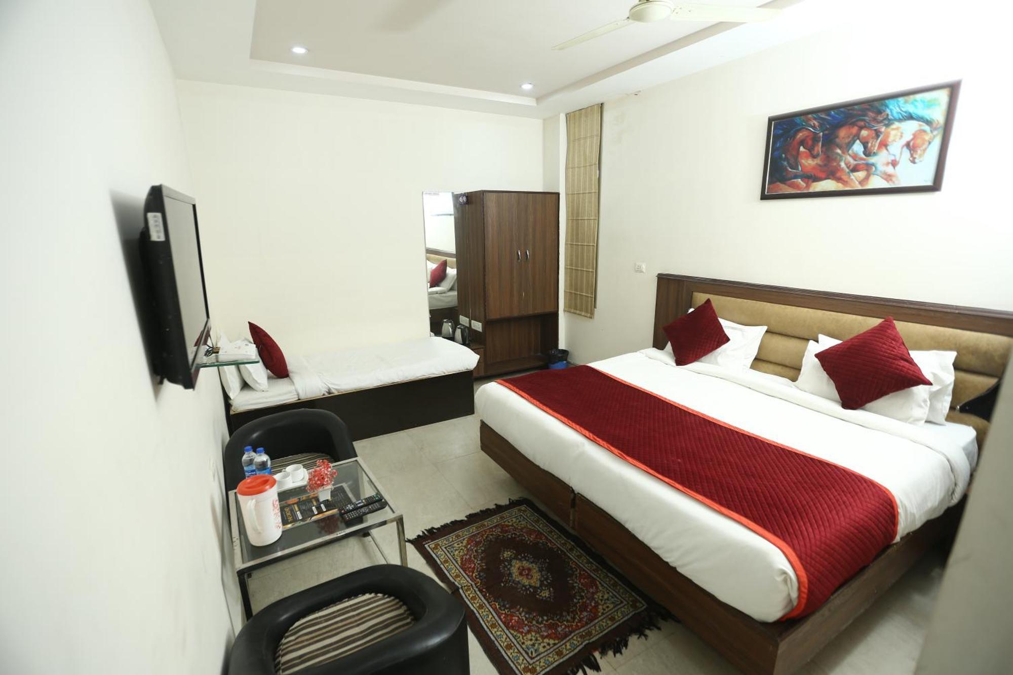 24 Hotel & Resort Agra  Exterior foto