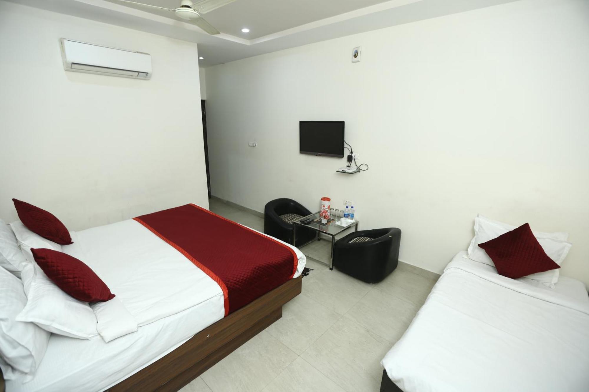 24 Hotel & Resort Agra  Exterior foto